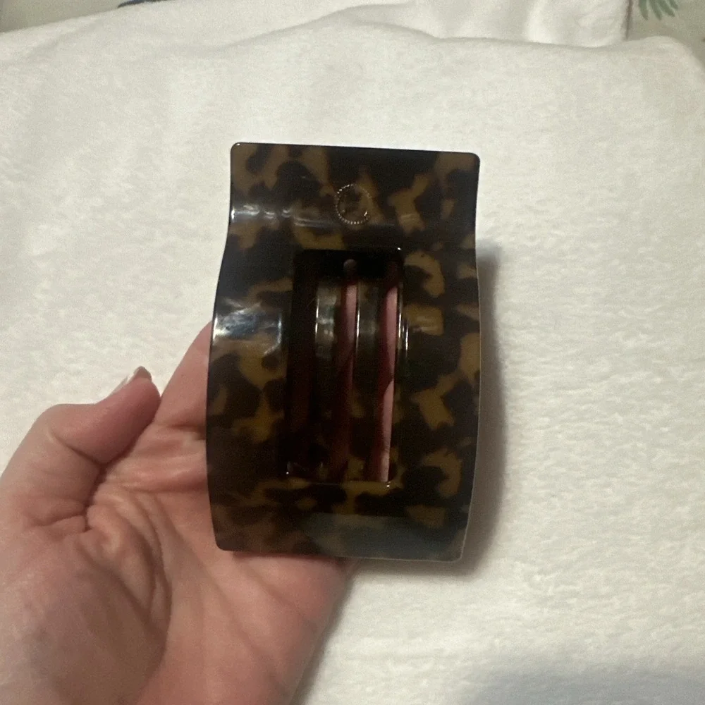 TELETIES - Rectangle Flat Hair Clip | Medium| Tortoise